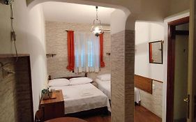 Deni Guest House